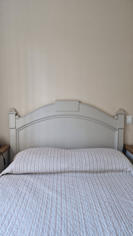 Renovar la casa con pintura: la forma más rápida, limpia y económica de transformar tu hogar 34 Renovar la casa con pintura: cabecero pintado en blanco