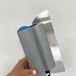 Mejores herramientas de pintura: espatula de metal