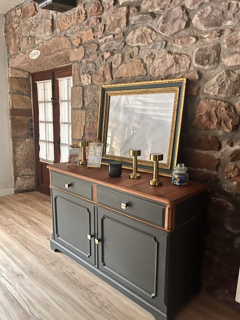 Renovar la casa con pintura: la forma más rápida, limpia y económica de transformar tu hogar 40 Renovar la casa con pintura: mueble pintado en color Fuerteventura