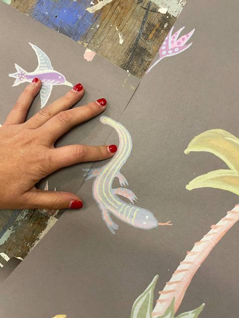 Cómo pintar un cabecero de madera: dos ideas muy diferentes 40 Alienamos el papel pintado