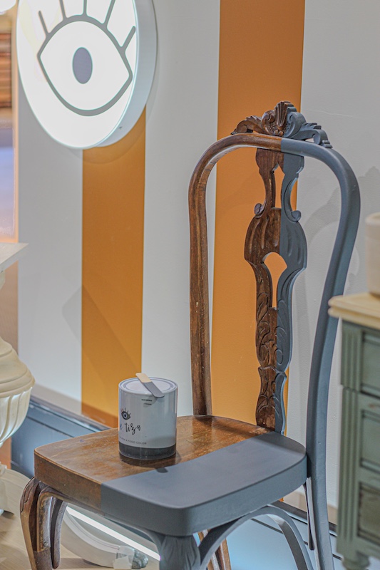 Pintura para madera: cómo elegir la ideal para tus muebles 36 Silla pintada a la mitad