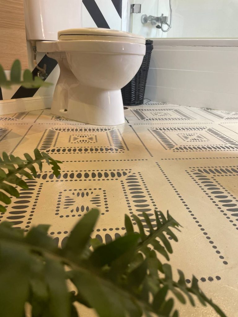 Transforma tus baños: Guía completa para pintar azulejos con