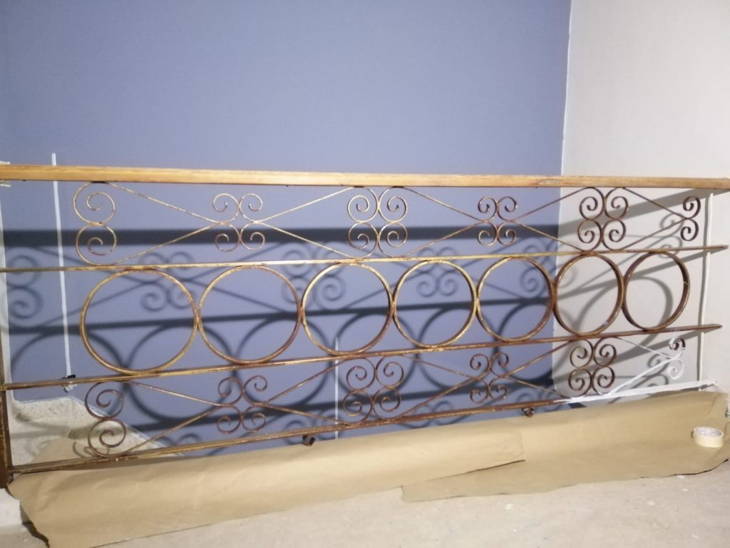 Mi propia experiencia: Como pintar la escalera de terrazo 62 Barandilla oxidada