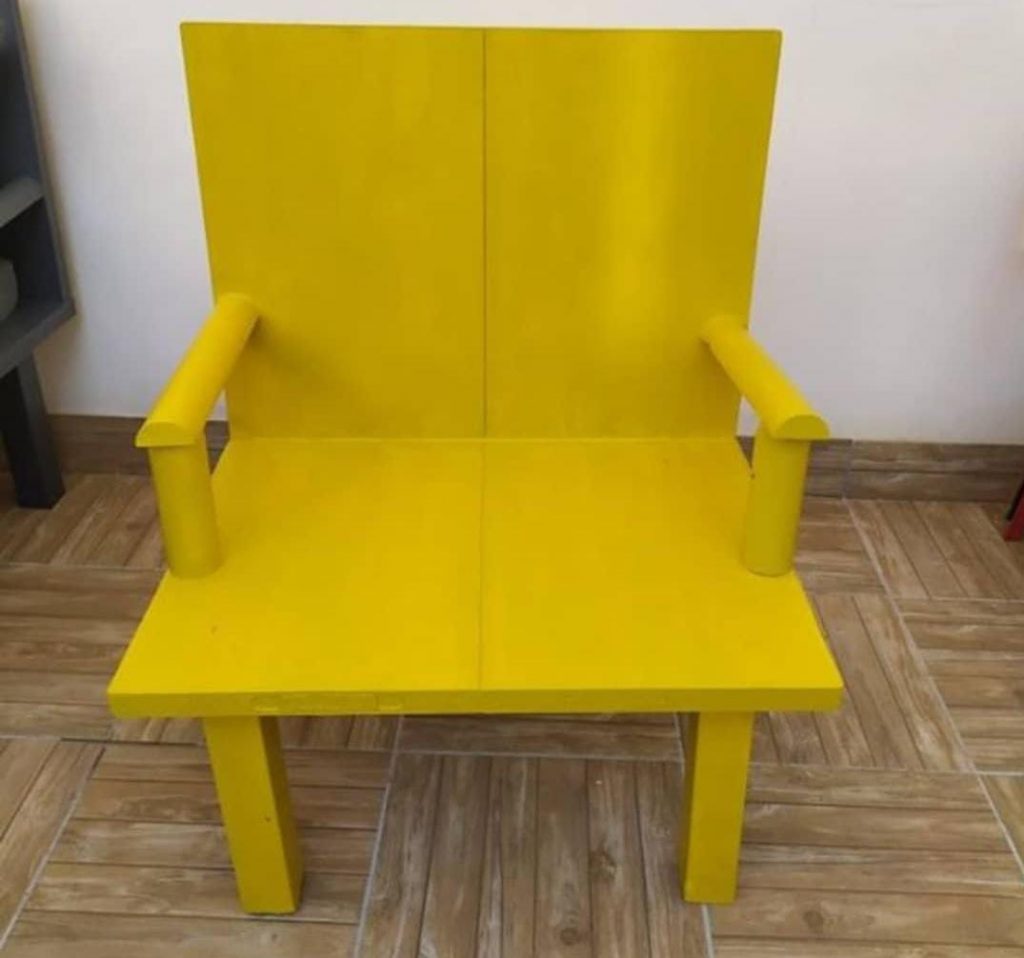 Cómo preparar la terraza para el buen tiempo 32 Sillon madera pintado en orégano