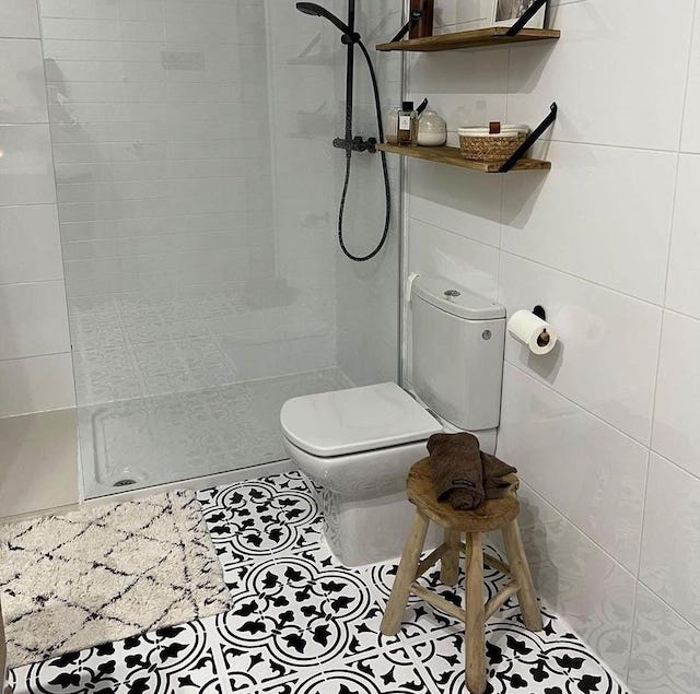 5 pasos para pintar azulejos de baño con éxito