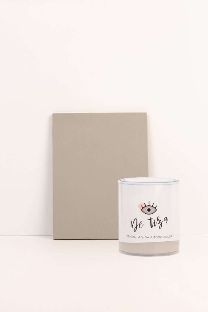 Cómo restaurar una mesa de madera 18 pintura Gris Vintage