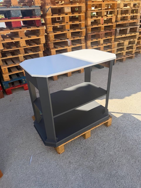 Imprimación para muebles: Para qué sirve, cuándo usarla y la revolución del Primer a color 9 Mesa con imprimación y base del efecto madera en la tapa