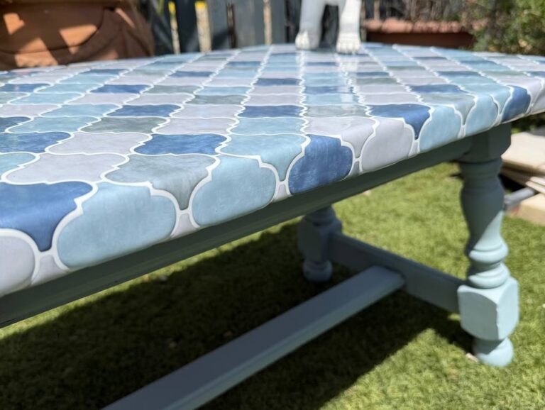 Cómo renovar una mesa con azulejos adhesivos 1 Cómo renovar una mesa con azulejos adhesivos