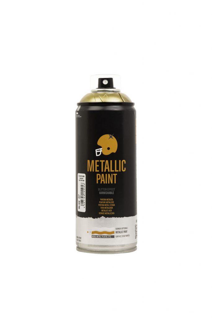 Cómo crear un recibidor con muebles reciclados paso a paso 15 Pintura en spray color oro